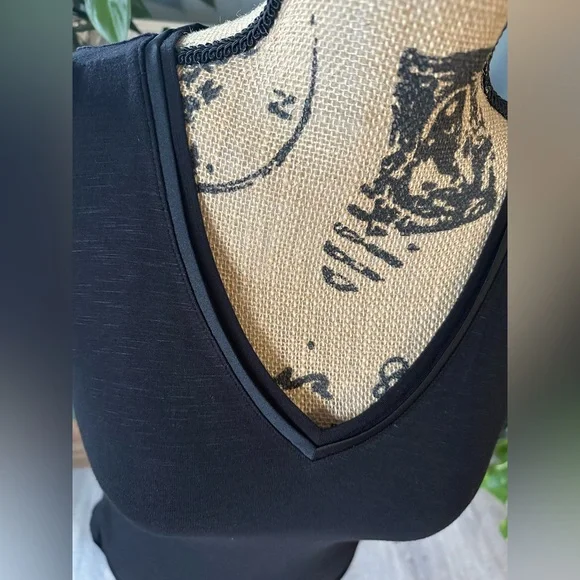 White House Black Market Black Tank Top with Side Ruching. Size Small. NWT. - Picture 4 of 5